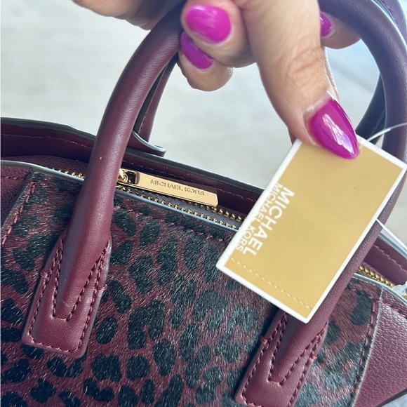 BRAND NEW MICHAEL KORS SATCHEL! - Picture 10 of 16